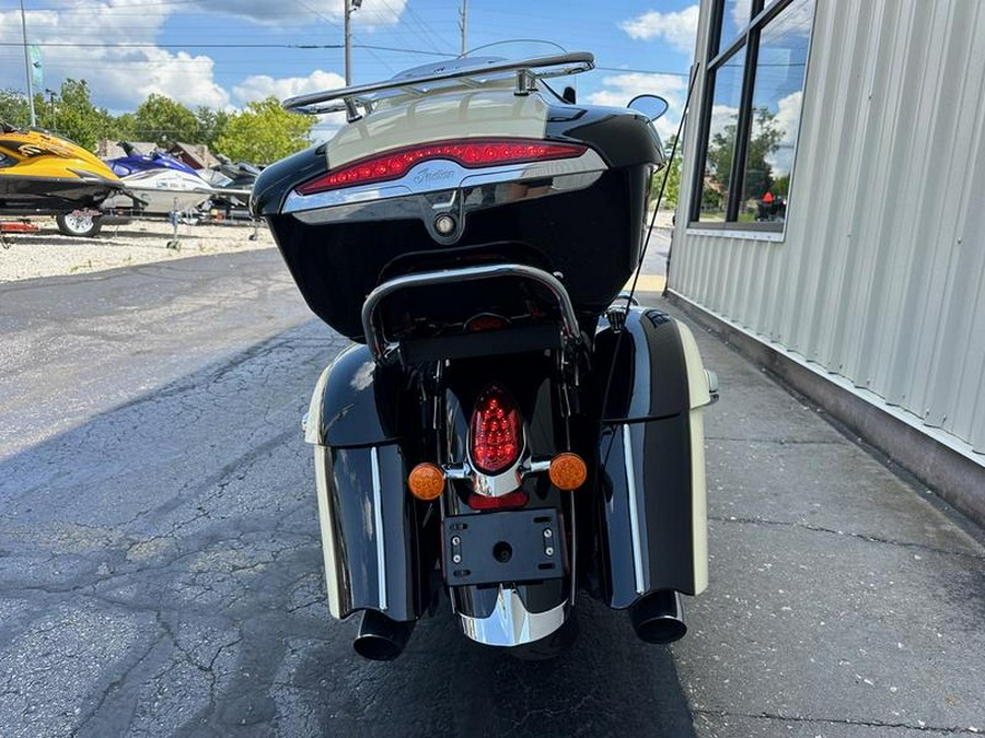 2017 Indian Motorcycle® Roadmaster® Thunder Black Over Ivory Cream