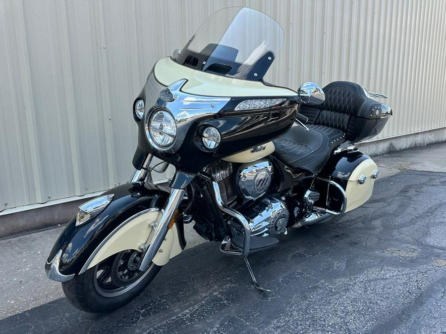 2017 Indian Motorcycle® Roadmaster® Thunder Black Over Ivory Cream