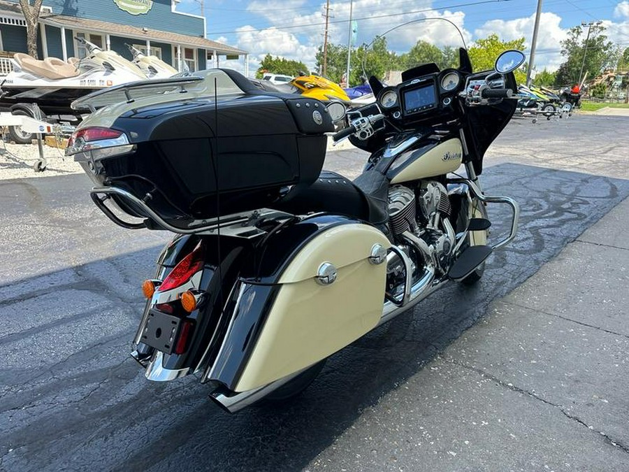 2017 Indian Motorcycle® Roadmaster® Thunder Black Over Ivory Cream