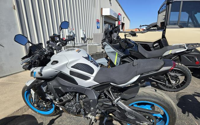 2025 YAMAHA MT-10