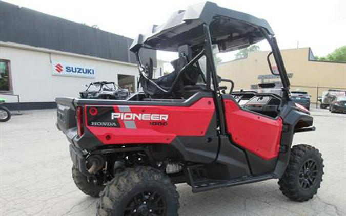 2024 Honda Pioneer 1000 Deluxe