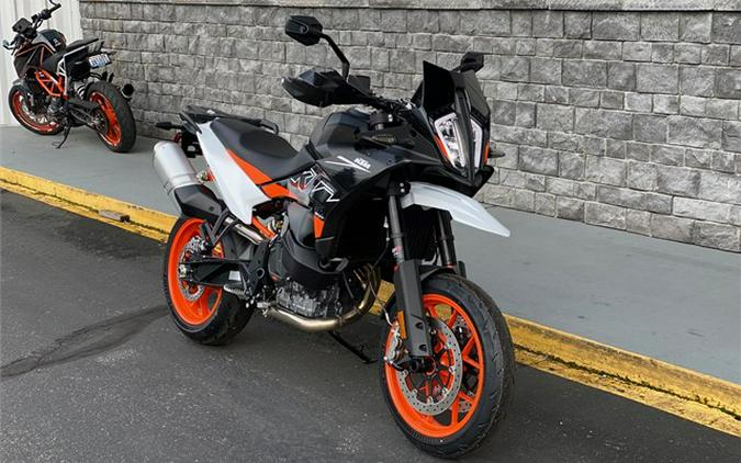 2024 KTM 890 SMT