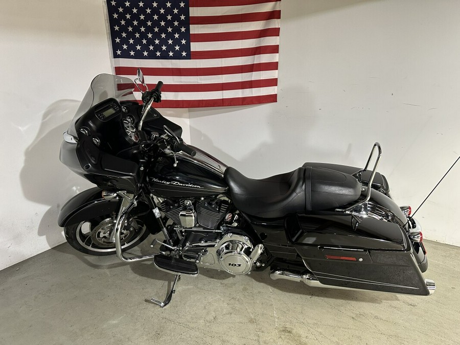 2013 Harley-Davidson Road Glide Custom Vivid Black