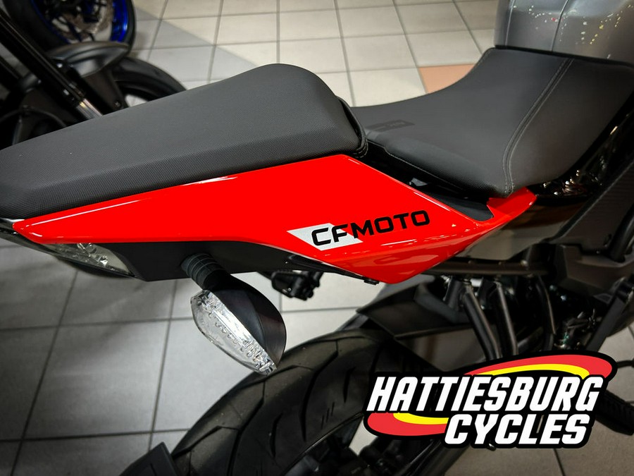 2025 CFMOTO NK 300