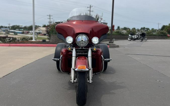 2013 Harley-Davidson® FLHTCUTG Tri Glide™ Ultra Classic® EMBR RED SUNGLO 854780