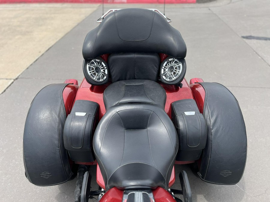 2013 Harley-Davidson® FLHTCUTG Tri Glide™ Ultra Classic® EMBR RED SUNGLO 854780