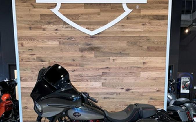 2025 Harley-Davidson FLHXSE - CVO Street Glide