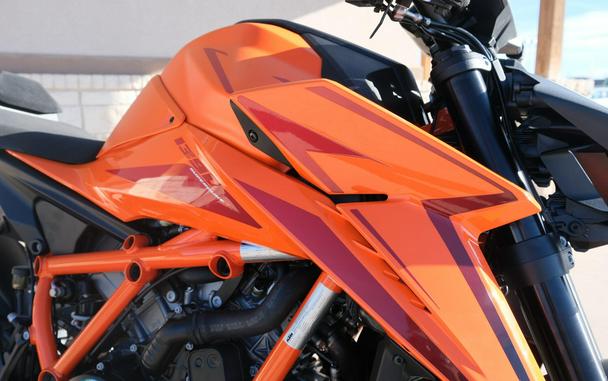 2026 KTM 1390 SUPER DUKE R EVO