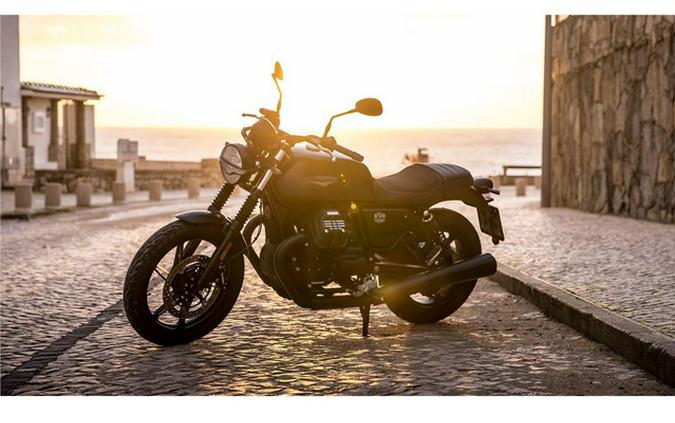 2021 Moto Guzzi V7 STONE