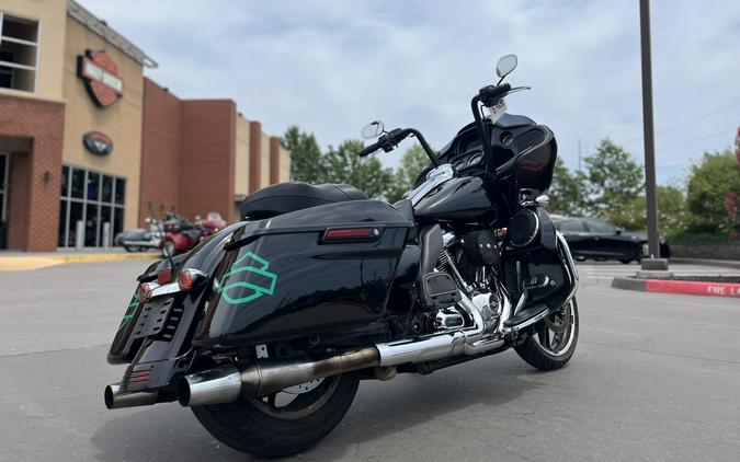 2019 Harley-Davidson® FLTRX Road Glide® Vivid Black 656104