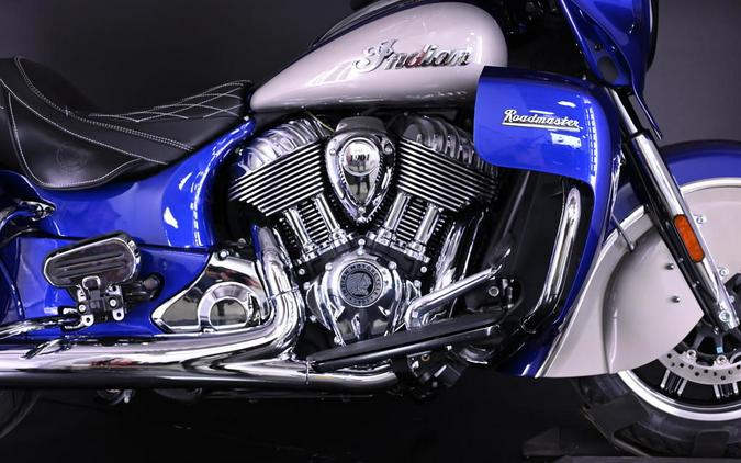 2024 Indian Motorcycle® Roadmaster® with Powerband Audio Package Spirit Blue Metallic/Silver Quartz