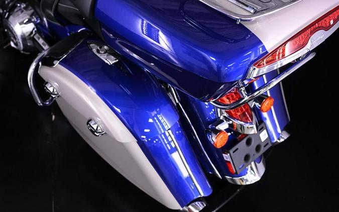 2024 Indian Motorcycle® Roadmaster® with Powerband Audio Package Spirit Blue Metallic/Silver Quartz