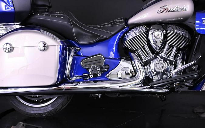 2024 Indian Motorcycle® Roadmaster® with Powerband Audio Package Spirit Blue Metallic/Silver Quartz