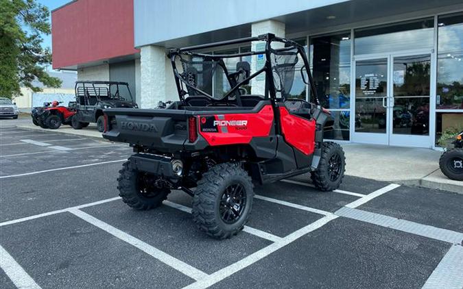 2024 Honda Pioneer 1000 Deluxe