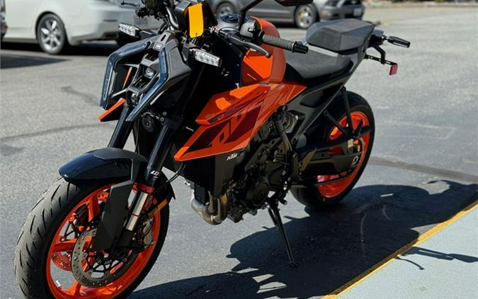 2024 KTM 990 Duke