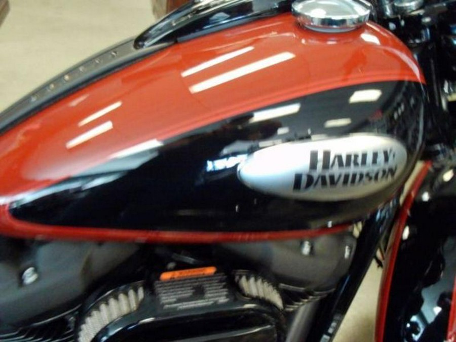 2024 Harley-Davidson® FLHCS 114