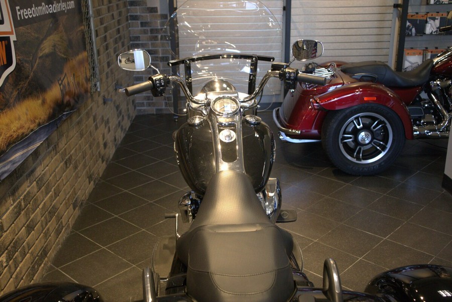 2022 Freewheeler (FLRT)