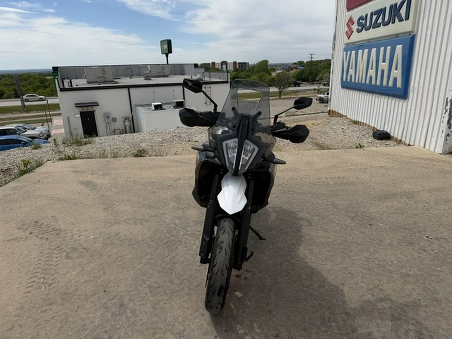 2024 KTM 890 SMT