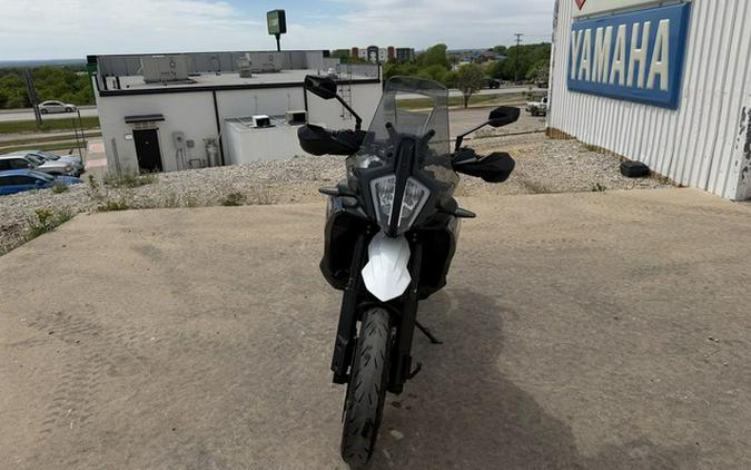 2024 KTM 890 SMT