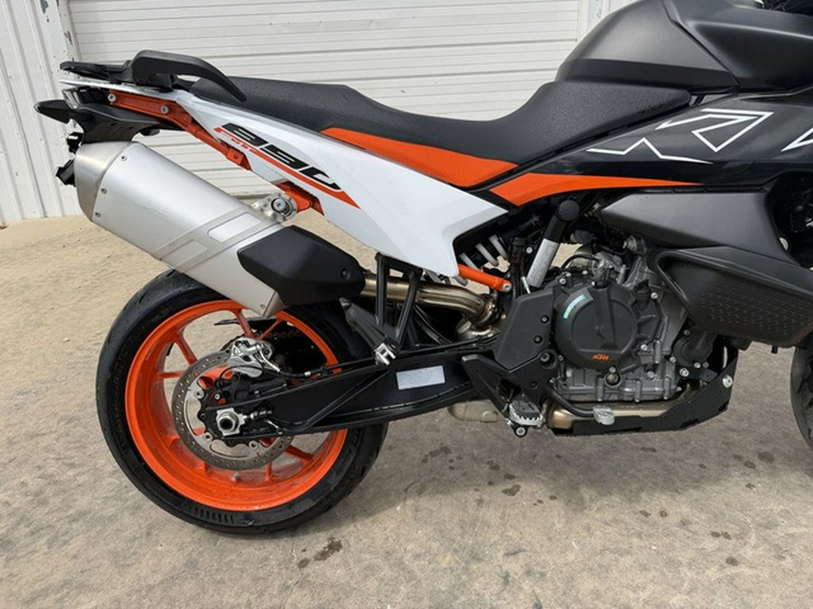 2024 KTM 890 SMT