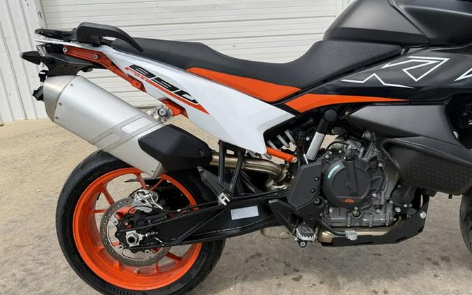 2024 KTM 890 SMT