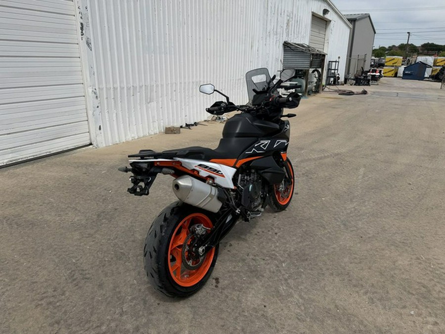 2024 KTM 890 SMT