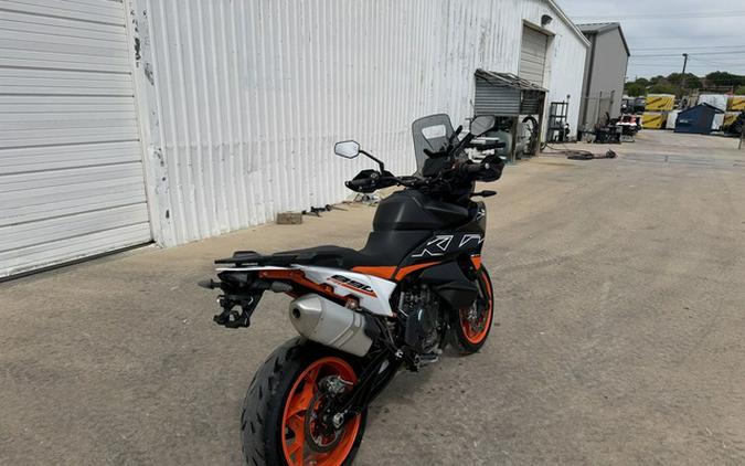 2024 KTM 890 SMT