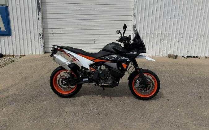 2024 KTM 890 SMT