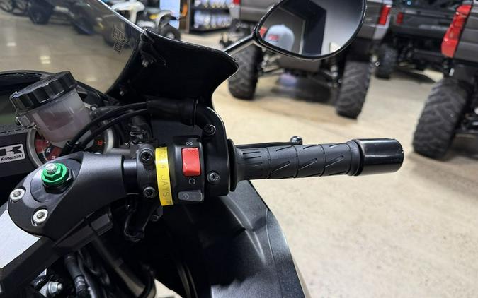 2015 Kawasaki Ninja® ZX™-14R ABS