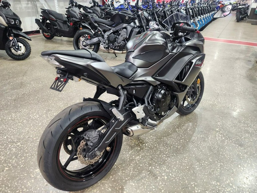2022 Kawasaki Ninja 650 Base