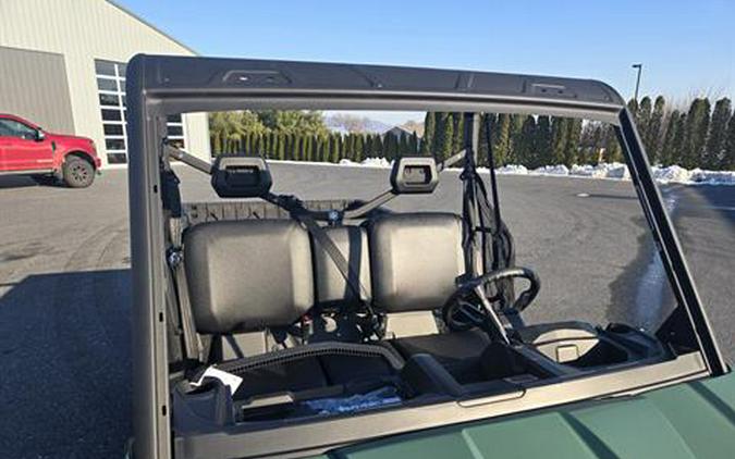 2026 Can-Am Defender 6x6 DPS