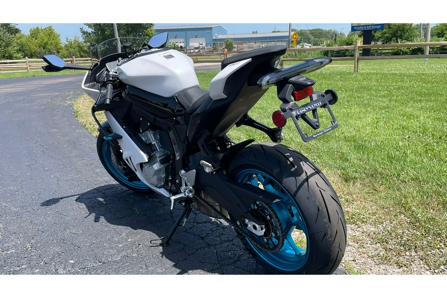 2026 675SS - NEBULA WHITE - CFMOTO