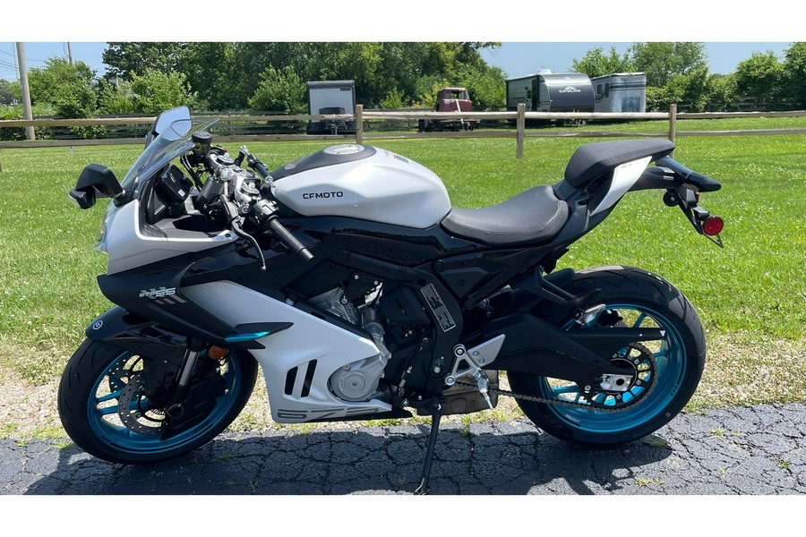 2026 675SS - NEBULA WHITE - CFMOTO