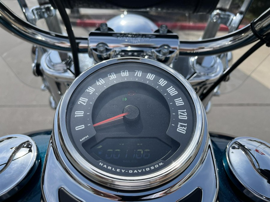 2020 Harley-Davidson® FLHC Heritage Classic 107 Tahitian Teal 059903