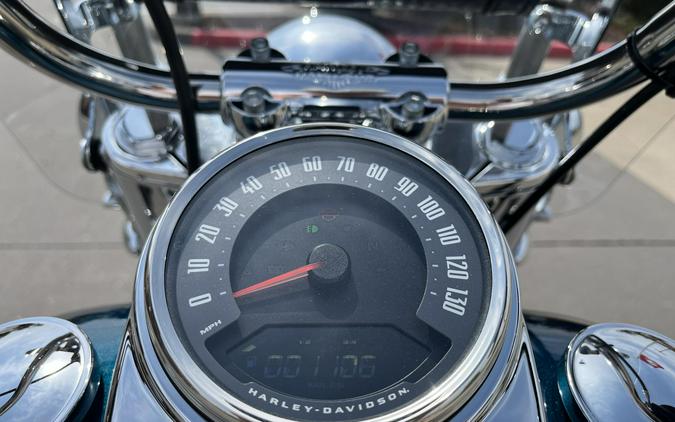 2020 Harley-Davidson® FLHC Heritage Classic 107 Tahitian Teal 059903