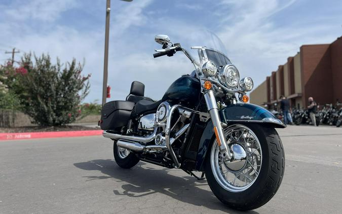2020 Harley-Davidson® FLHC Heritage Classic 107 Tahitian Teal 059903