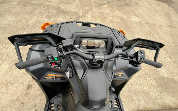 2025 Outlander™ XT-P™ 1000R Mineral Grey and Orange Crush - Can-Am