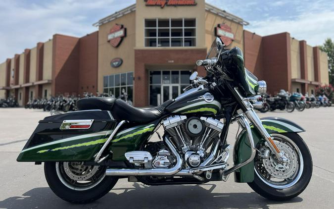 2006 Harley-Davidson® FLHTCU Screamin’ Eagle Ultra Classic Electra Glide EMERALD/GREEN 950394