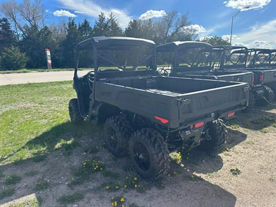 2024 Can-Am Defender 6x6 XT