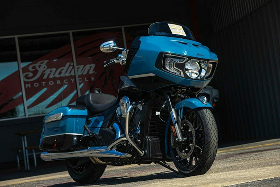 2026 Indian Challenger Limited 112 W/Powerband Audio Storm Bl