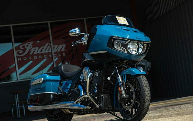 2026 Indian Challenger Limited 112 W/Powerband Audio Storm Bl