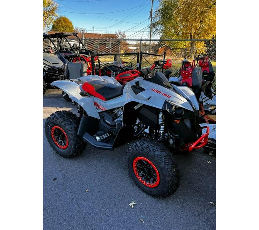 2022 Can-Am® Renegade X xc 1000R Chalk Gray & Magma Red