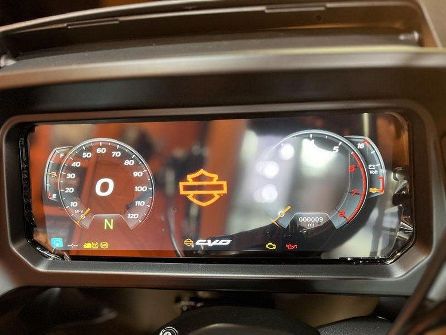 2025 Harley-Davidson® FLTRX - Road Glide®