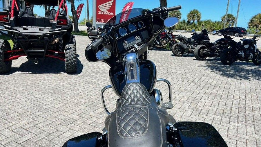 2015 Harley-Davidson® FLHTCU - Electra Glide® Ultra Classic®