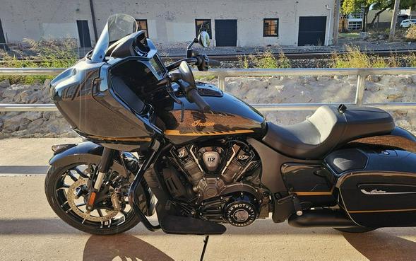 2026 Indian Motorcycle® Challenger 112 Dark Horse® with PowerBand Audio Package