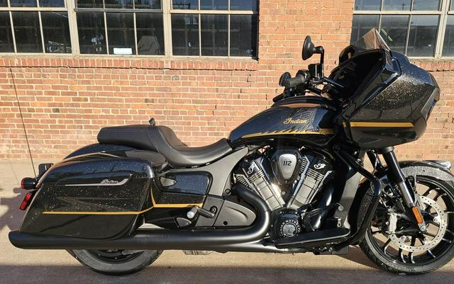 2026 Indian Motorcycle® Challenger 112 Dark Horse® with PowerBand Audio Package