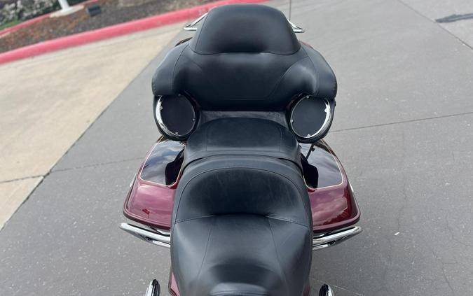 2014 Harley-Davidson® FLHTCU Electra Glide® Ultra Classic® MYS RED/CAYENNE 608098