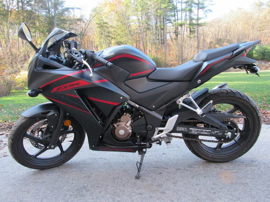 2019 Honda CBR 300R LIKE NEW WITH 1,312 MILES