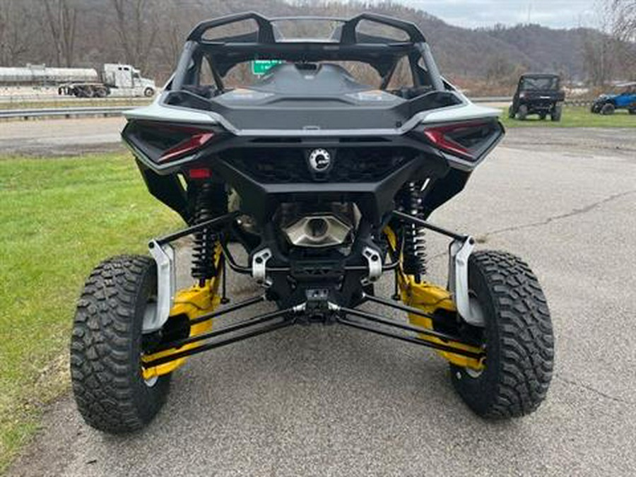 2024 Can-Am Maverick R