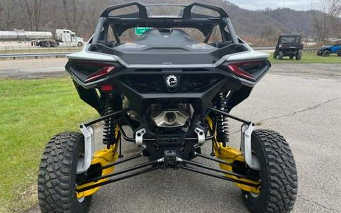 2024 Can-Am Maverick R